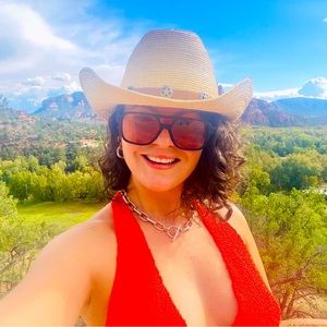 Meet your Posher, Maria paulina